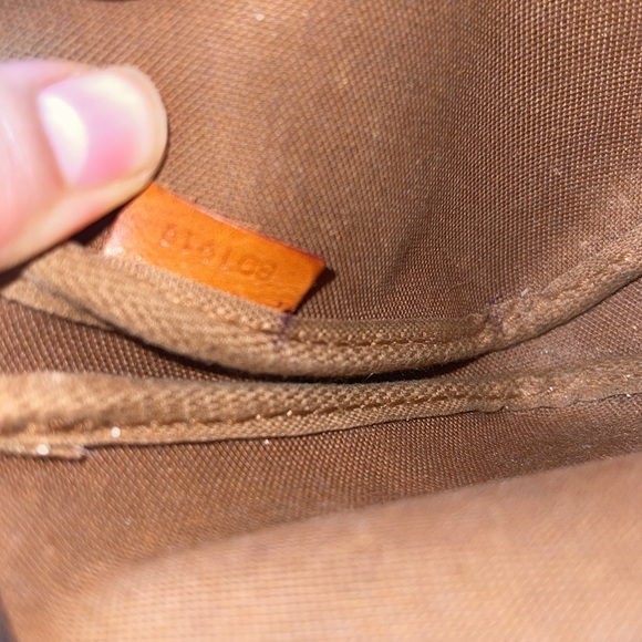 Louis Vuitton Pochette Accessoires Monogram Canvas - Picture 5 of 5